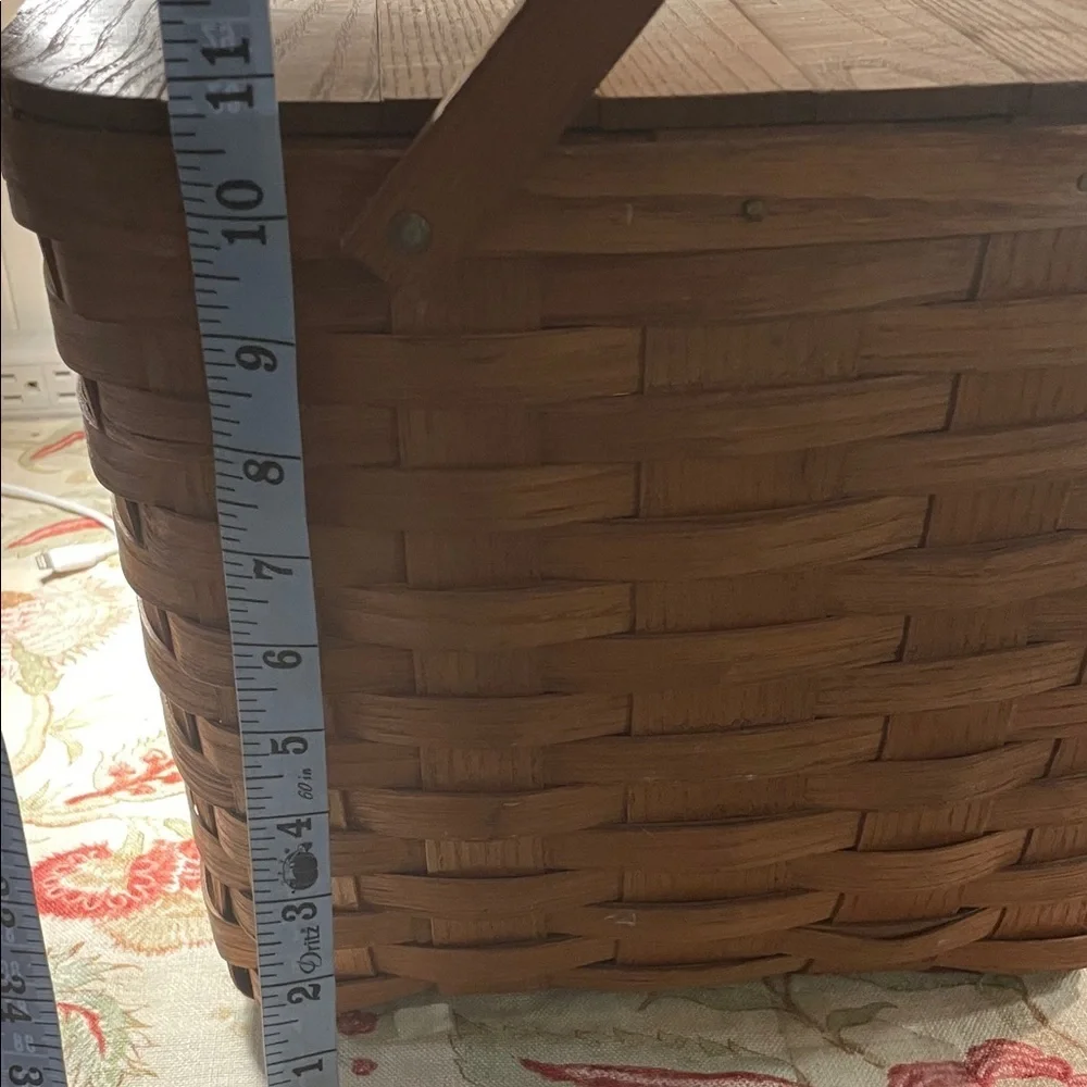 Basketville Putney Vermont Vintage Rustic Tan Woven Storage Picnic Basket